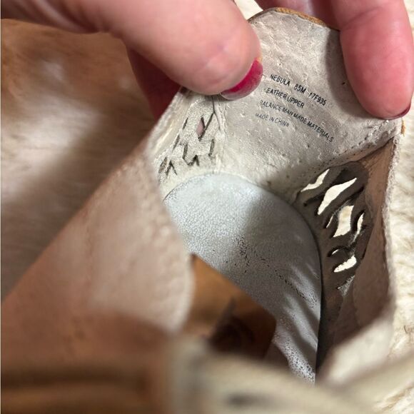 OTBT Gray Athletic Shoes with Woven Design - Picture 4 of 6